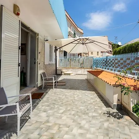 Bright In Mondello 350 M To The Apartment Palermo